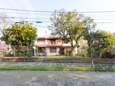 Casa à venda com 364m², 4 quartos, 1 suíte, 5 vagas no bairro Cristal em Porto Alegre - Foto 2