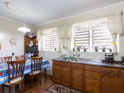 Casa à venda com 364m², 4 quartos, 1 suíte, 5 vagas no bairro Cristal em Porto Alegre - Foto 27