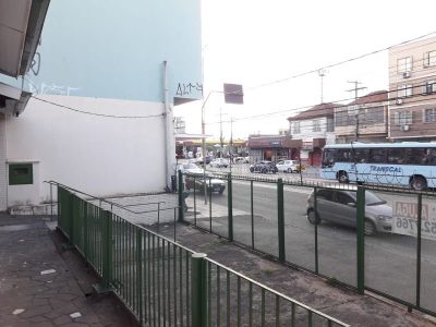 Casa à venda com 220m², 3 quartos, 2 vagas no bairro Higienópolis em Porto Alegre - Foto 29