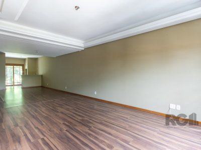 Casa à venda com 297m², 4 quartos, 2 suítes, 3 vagas no bairro Tristeza em Porto Alegre - Foto 4