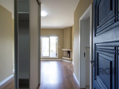 Casa à venda com 297m², 4 quartos, 2 suítes, 3 vagas no bairro Tristeza em Porto Alegre - Foto 24