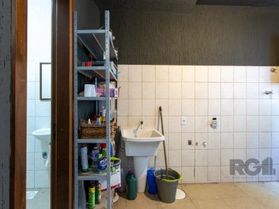 Casa à venda com 297m², 4 quartos, 2 suítes, 3 vagas no bairro Tristeza em Porto Alegre - Foto 50