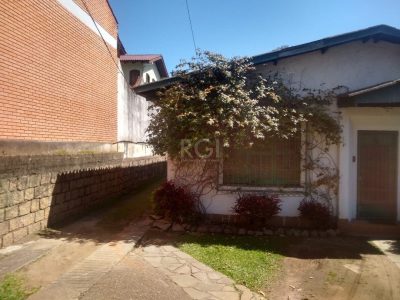 Casa à venda com 300m², 3 quartos no bairro Medianeira em Porto Alegre - Foto 3