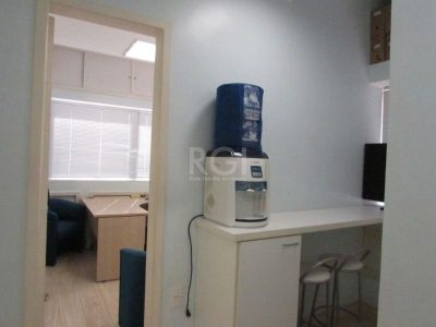 Conjunto/Sala à venda com 40m², 1 vaga no bairro Higienópolis em Porto Alegre - Foto 9