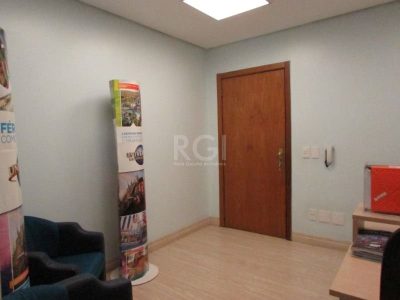 Conjunto/Sala à venda com 40m², 1 vaga no bairro Higienópolis em Porto Alegre - Foto 13