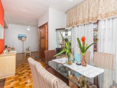 Casa à venda com 360m², 4 quartos, 1 suíte no bairro Cristal em Porto Alegre - Foto 7