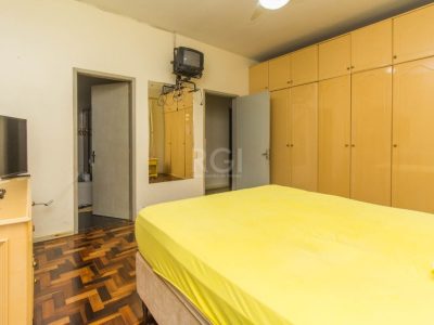 Casa à venda com 360m², 4 quartos, 1 suíte no bairro Cristal em Porto Alegre - Foto 20