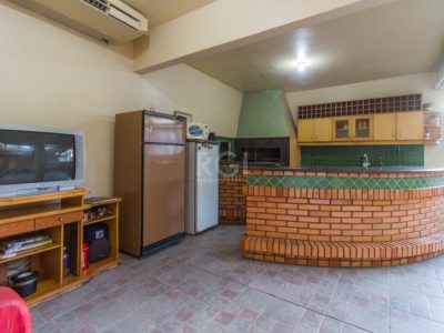 Casa à venda com 360m², 4 quartos, 1 suíte no bairro Cristal em Porto Alegre - Foto 30