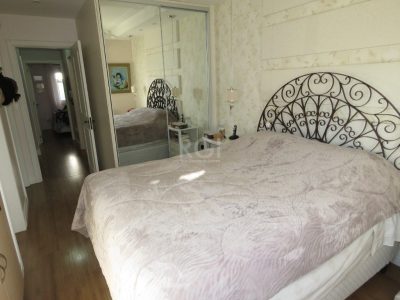 Casa Condominio à venda com 169m², 3 quartos, 1 suíte, 2 vagas no bairro Chácara das Pedras em Porto Alegre - Foto 10