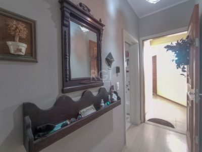 Apartamento à venda com 111m², 3 quartos, 1 vaga no bairro Rio Branco em Porto Alegre - Foto 2