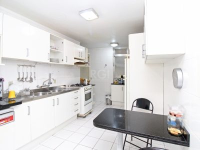 Apartamento à venda com 144m², 3 quartos, 1 suíte, 1 vaga no bairro Centro Histórico em Porto Alegre - Foto 9