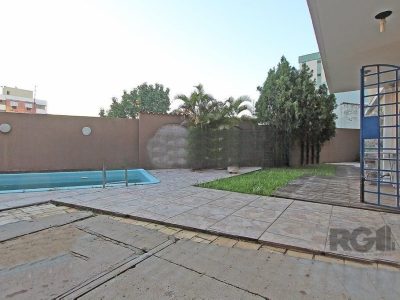 Casa à venda com 400m², 4 quartos, 2 suítes, 3 vagas no bairro Jardim Itu em Porto Alegre - Foto 13