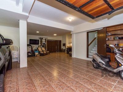 Casa à venda com 484m², 4 quartos, 2 suítes, 8 vagas no bairro Chácara das Pedras em Porto Alegre - Foto 56