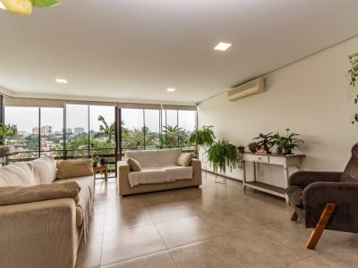 Casa à venda com 484m², 4 quartos, 2 suítes, 8 vagas no bairro Chácara das Pedras em Porto Alegre - Foto 2