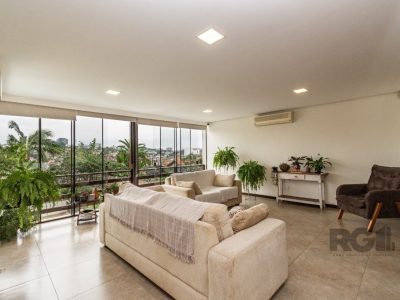 Casa à venda com 484m², 4 quartos, 2 suítes, 8 vagas no bairro Chácara das Pedras em Porto Alegre - Foto 3