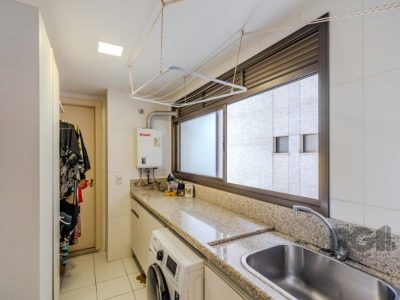 Apartamento à venda com 161m², 3 quartos, 3 suítes, 3 vagas no bairro Moinhos de Vento em Porto Alegre - Foto 28