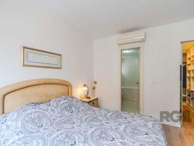 Apartamento à venda com 161m², 3 quartos, 3 suítes, 3 vagas no bairro Moinhos de Vento em Porto Alegre - Foto 33