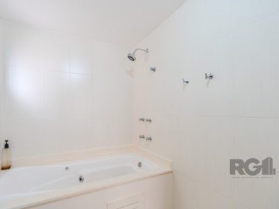 Apartamento à venda com 161m², 3 quartos, 3 suítes, 3 vagas no bairro Moinhos de Vento em Porto Alegre - Foto 35