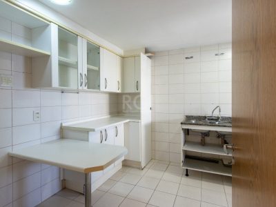 Apartamento à venda com 103m², 3 quartos, 1 suíte, 2 vagas no bairro Menino Deus em Porto Alegre - Foto 17