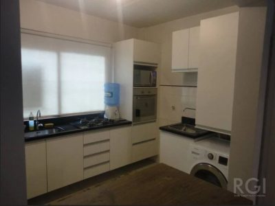 Apartamento à venda com 81m², 2 quartos, 1 suíte, 1 vaga no bairro Jardim do Salso em Porto Alegre - Foto 2