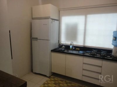 Apartamento à venda com 81m², 2 quartos, 1 suíte, 1 vaga no bairro Jardim do Salso em Porto Alegre - Foto 3