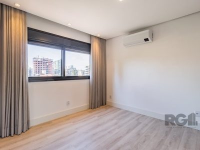 Apartamento à venda com 130m², 3 quartos, 3 suítes, 3 vagas no bairro Petrópolis em Porto Alegre - Foto 23