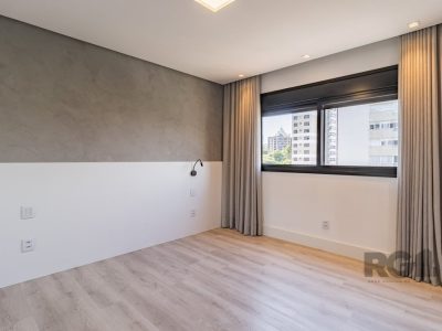 Apartamento à venda com 130m², 3 quartos, 3 suítes, 3 vagas no bairro Petrópolis em Porto Alegre - Foto 24