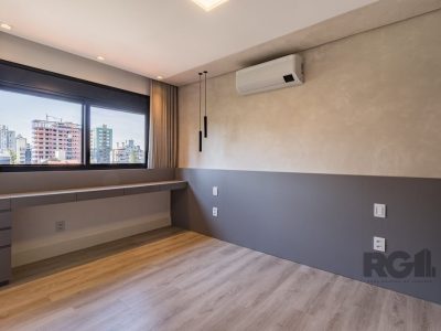 Apartamento à venda com 130m², 3 quartos, 3 suítes, 3 vagas no bairro Petrópolis em Porto Alegre - Foto 28