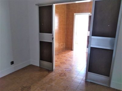 Casa à venda com 124m², 3 quartos, 2 suítes no bairro Santana em Porto Alegre - Foto 16