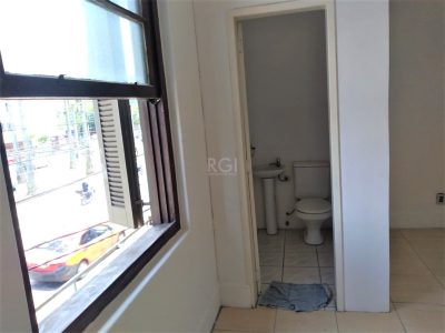 Casa à venda com 124m², 3 quartos, 2 suítes no bairro Santana em Porto Alegre - Foto 4