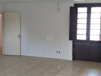 Casa à venda com 124m², 3 quartos, 2 suítes no bairro Santana em Porto Alegre - Foto 2