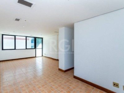 Conjunto/Sala à venda com 46m², 2 vagas no bairro Três Figueiras em Porto Alegre - Foto 3