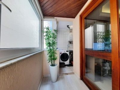 Apartamento à venda com 60m², 2 quartos, 1 suíte, 1 vaga no bairro Petrópolis em Porto Alegre - Foto 3