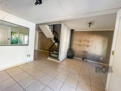 Casa Condominio à venda com 253m², 3 quartos, 3 suítes, 2 vagas no bairro Ipanema em Porto Alegre - Foto 3