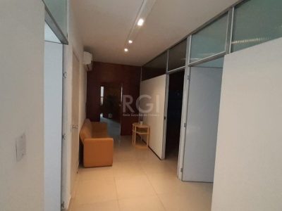 Conjunto/Sala à venda com 157m² no bairro Centro Histórico em Porto Alegre - Foto 18