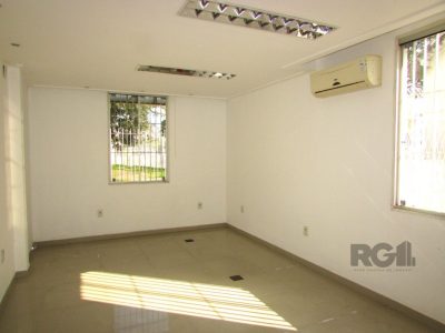 Casa à venda com 196m², 4 quartos, 6 vagas no bairro Passo d'Areia em Porto Alegre - Foto 5