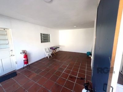 Casa à venda com 196m², 4 quartos, 6 vagas no bairro Passo d'Areia em Porto Alegre - Foto 18