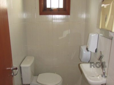 Casa à venda com 196m², 4 quartos, 6 vagas no bairro Passo d'Areia em Porto Alegre - Foto 22