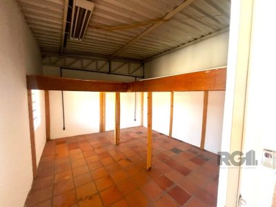 Casa à venda com 196m², 4 quartos, 6 vagas no bairro Passo d'Areia em Porto Alegre - Foto 25