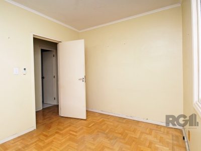 Apartamento à venda com 109m², 3 quartos, 1 suíte, 1 vaga no bairro Auxiliadora em Porto Alegre - Foto 3