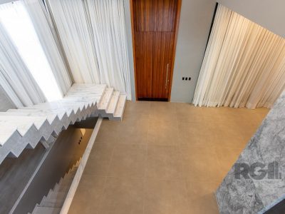 Casa à venda com 380m², 3 quartos, 3 suítes, 4 vagas no bairro Medianeira em Porto Alegre - Foto 34