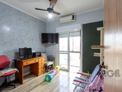 Apartamento à venda com 67m², 2 quartos no bairro Medianeira em Porto Alegre - Foto 18