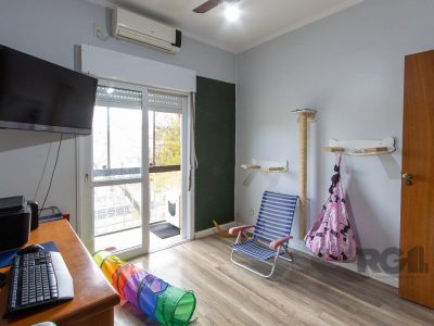 Apartamento à venda com 67m², 2 quartos no bairro Medianeira em Porto Alegre - Foto 19