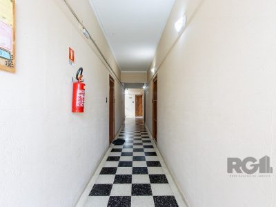 Apartamento à venda com 67m², 2 quartos no bairro Medianeira em Porto Alegre - Foto 22