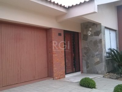 Casa à venda com 187m², 3 quartos, 1 suíte, 2 vagas no bairro Jardim Lindóia em Porto Alegre - Foto 2