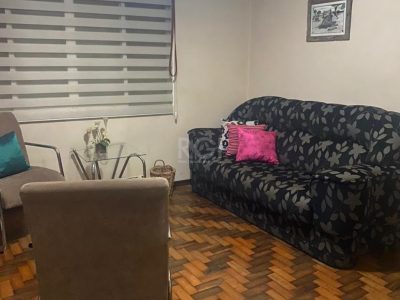 Apartamento à venda com 110m², 4 quartos, 2 vagas no bairro Glória em Porto Alegre - Foto 11