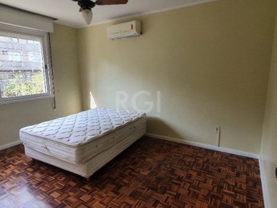 Apartamento à venda com 93m², 3 quartos, 1 suíte, 1 vaga no bairro Petrópolis em Porto Alegre - Foto 3