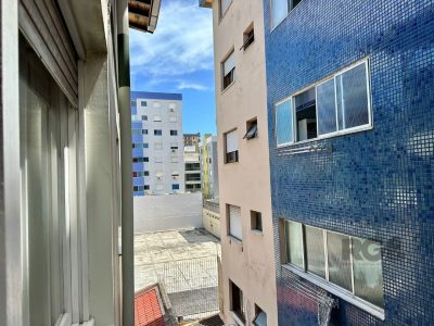 Apartamento à venda com 73m², 2 quartos, 1 suíte no bairro Centro em Capão da Canoa - Foto 8