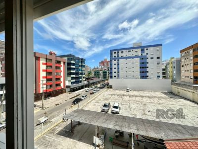 Apartamento à venda com 73m², 2 quartos, 1 suíte no bairro Centro em Capão da Canoa - Foto 18