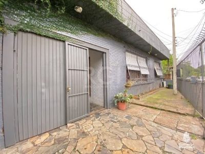 Casa à venda com 150m², 3 quartos, 1 vaga no bairro Ipanema em Porto Alegre - Foto 2